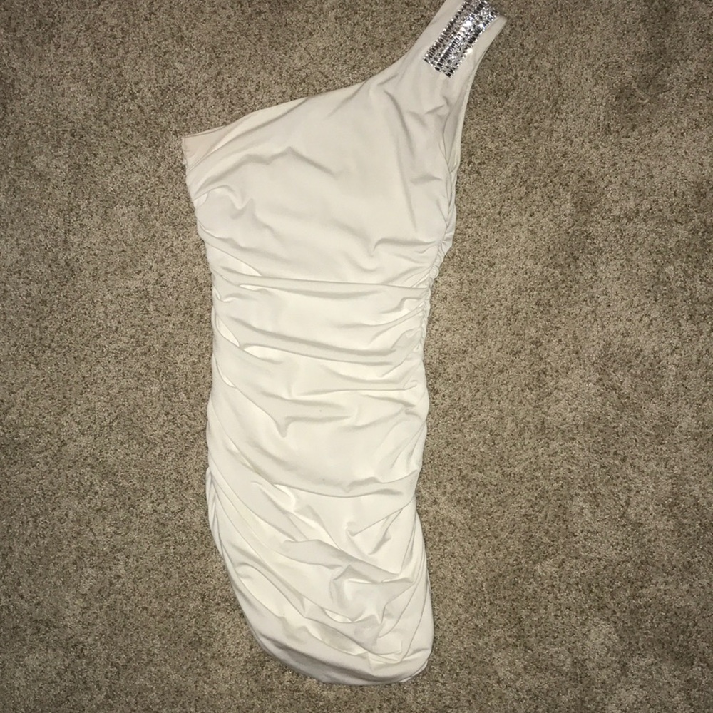 One shoulder white dress!